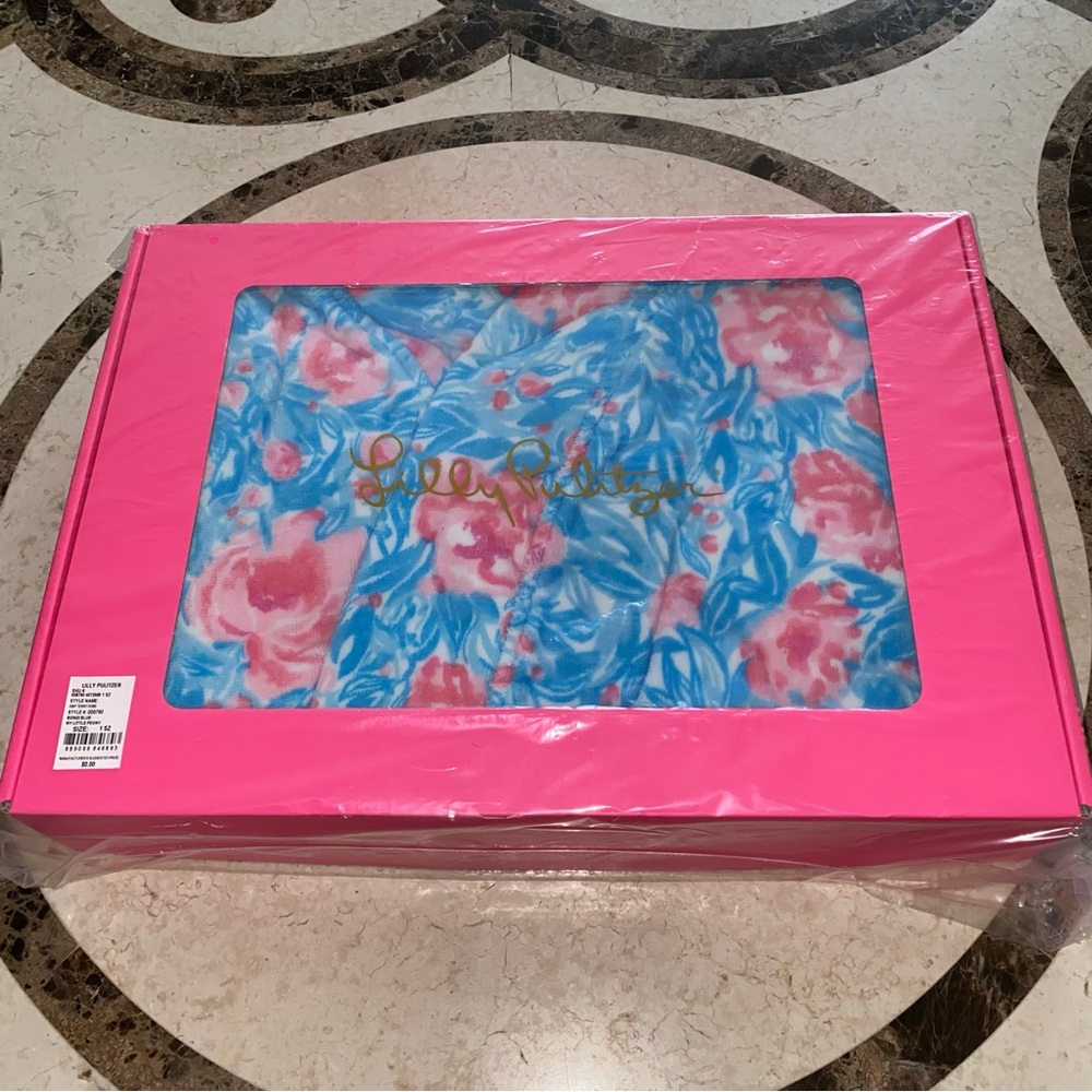Lilly Pulitzer Bathrobe (GWP, NWT, NIB)